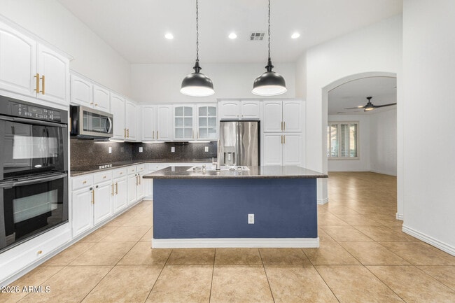 Building Photo - 2833 E Cobalt St