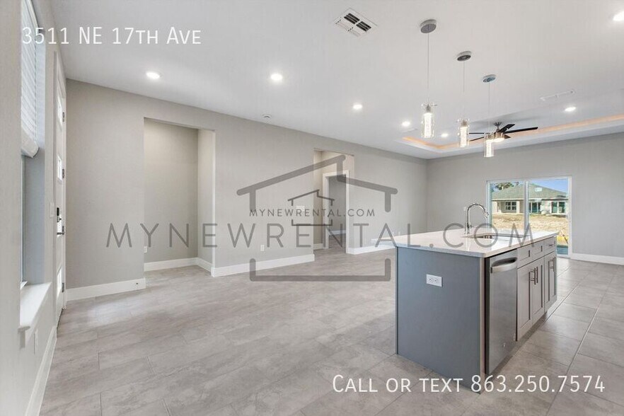 Building Photo - 3511 NE 17th Ave