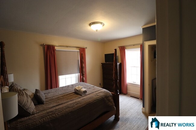 Building Photo - 2457 S 27th St