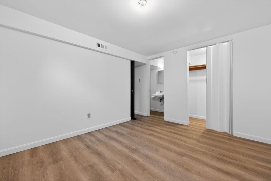 Building Photo - 213 Tilford Rd