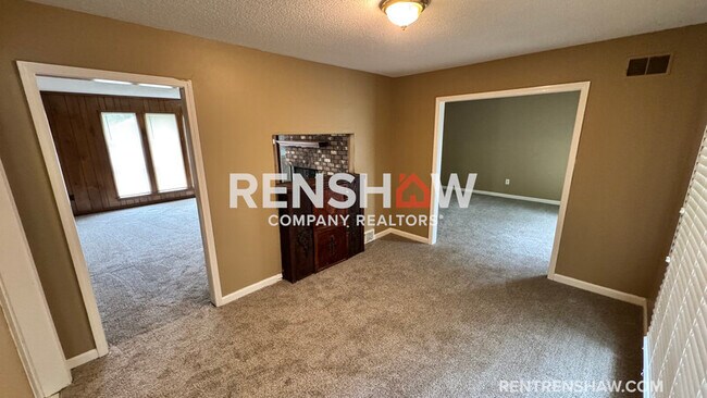 Building Photo - 5249 Kimbark Woods Dr