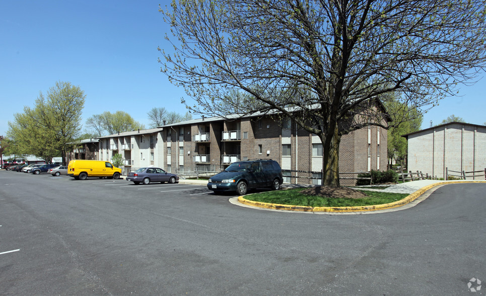 Primary Photo - Glenarden Apartments