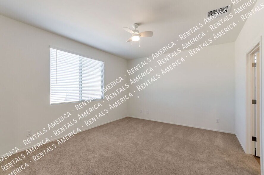 Building Photo - 5468 W Monterey Dr