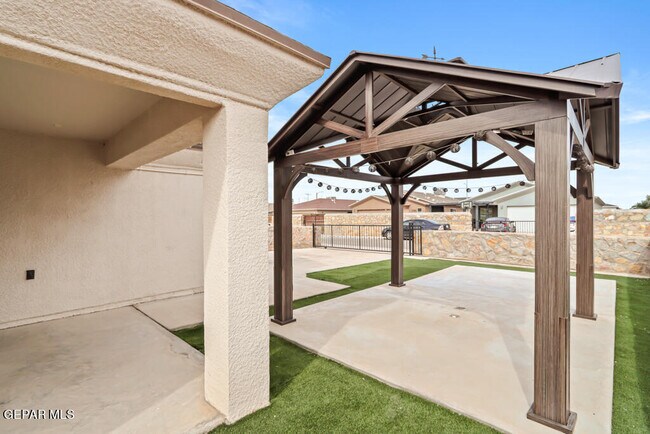 Building Photo - 1908 Thomas Lackland St