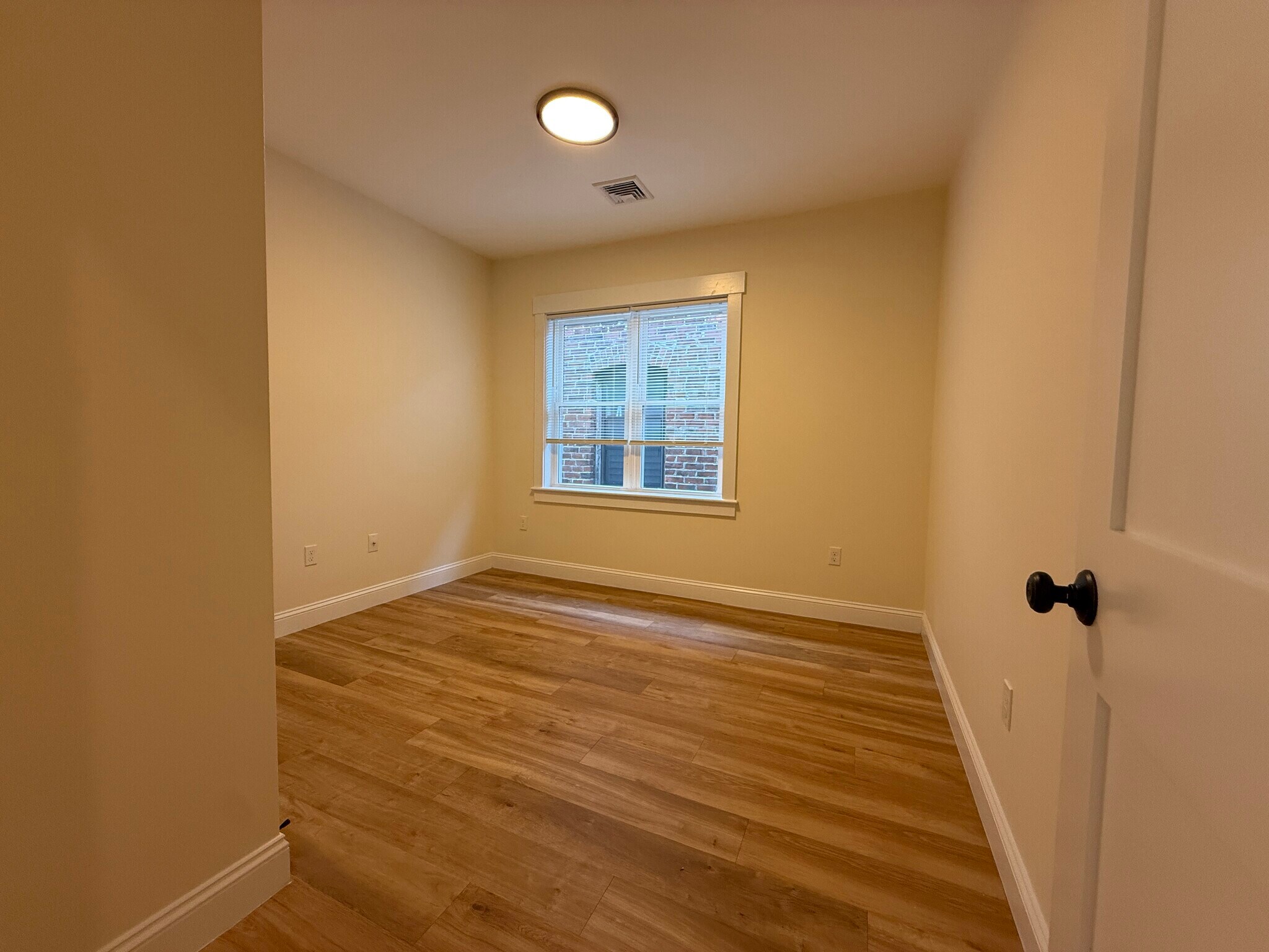 Building Photo - 14 Dorr St