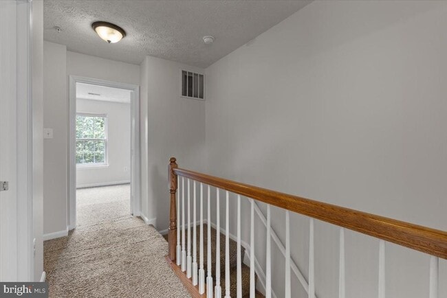 Building Photo - 2562 Woodland Pl