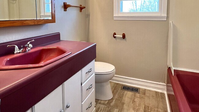 Building Photo - Coming Soon : 3BR+, 1 1/2BA house in Greenbrier