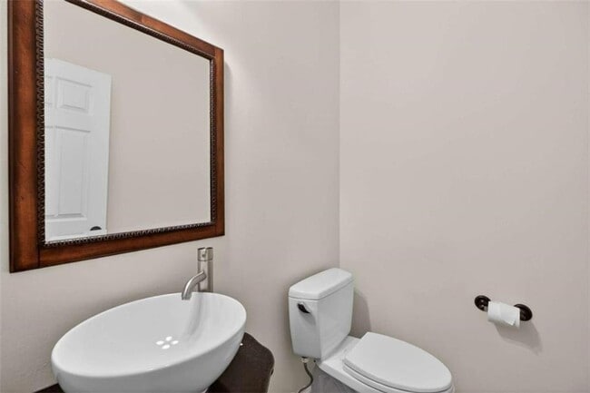 Building Photo - 1712 Kenbrook Ct NW