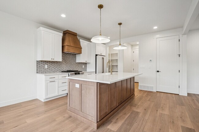 Building Photo - 474 Ascent Dr