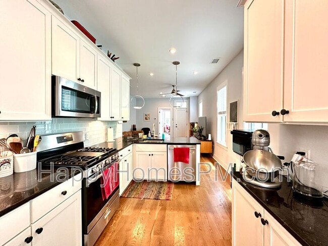 Building Photo - 13 Nunan St