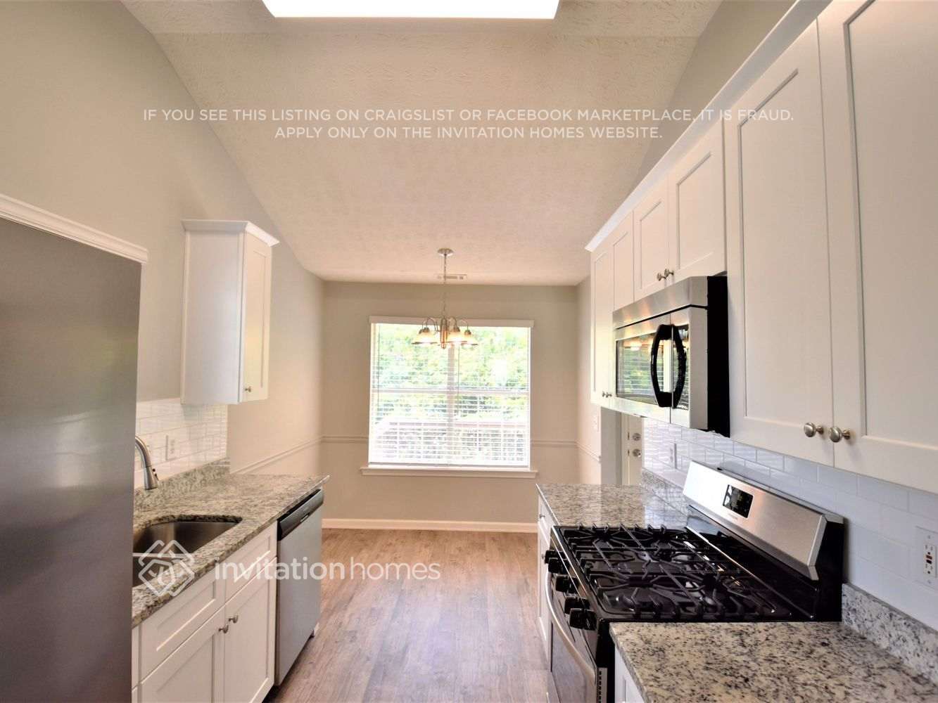 Building Photo - 821 Lorraine Ln