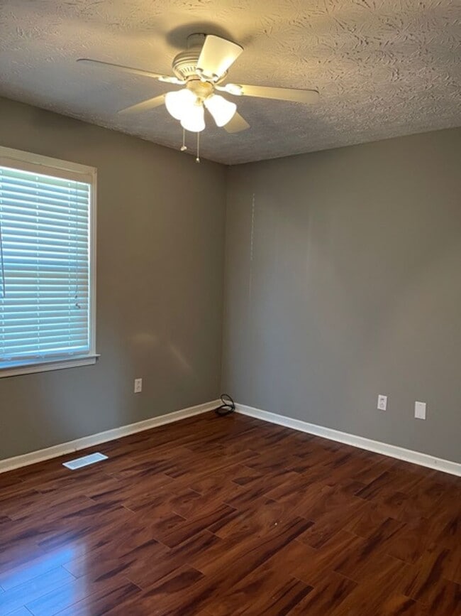 Building Photo - 126 Schwarzkopf St