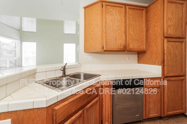 Building Photo - 1100 Twinbridge Ct