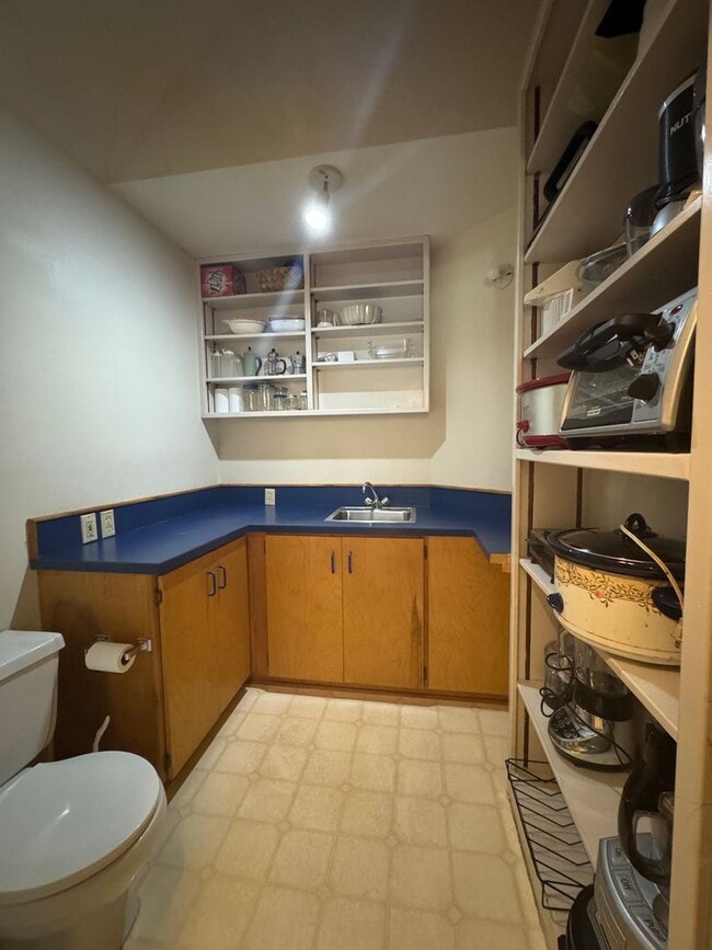 Building Photo - Fully Furnished- All Utilities Included- 3 Bedroom/ 2.5 Bath