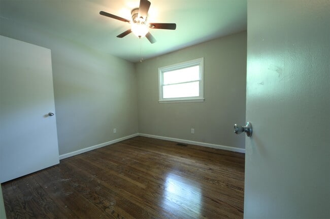 Building Photo - 4736 Monmouth Dr