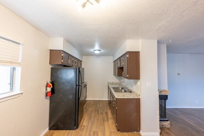 Building Photo - 309 Whispering Sands Ct SE