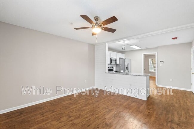 Building Photo - 106 Locomotive Ln