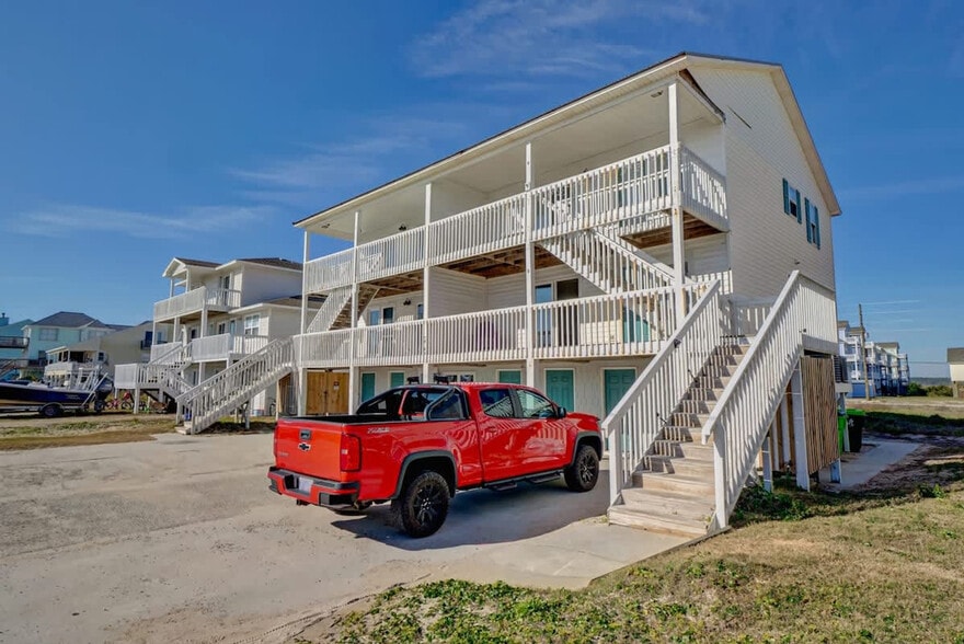 Building Photo - 237 Sea Shore Dr
