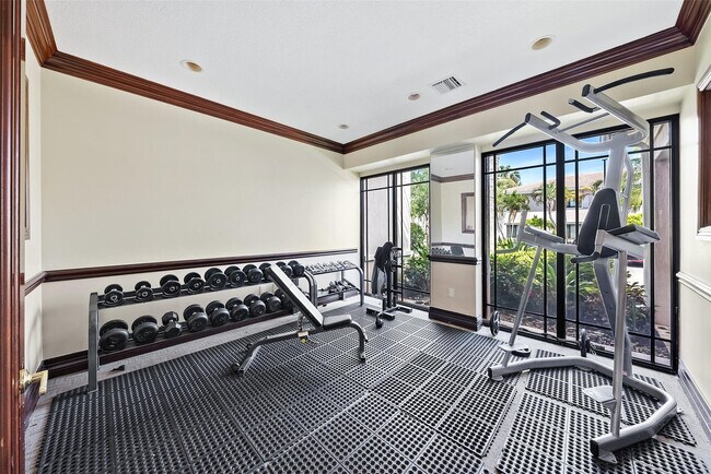 Building Photo - 3019 Alcazar Pl