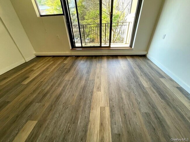 Building Photo - 25 Rockledge Ave