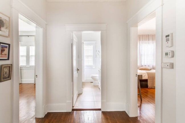 Building Photo - 2231 Blair Blvd