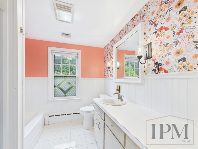Building Photo - Coming Soon- Charming 3 Bedroom, 1.5 Bath ...
