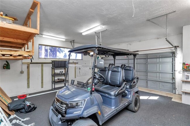 Building Photo - 1542 SE Pinwheel Dr