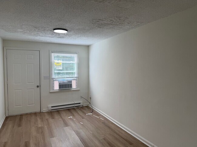 Building Photo - 78 Oak Ridge Dr