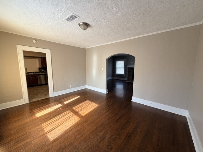 Building Photo - 4704 Chenevert St