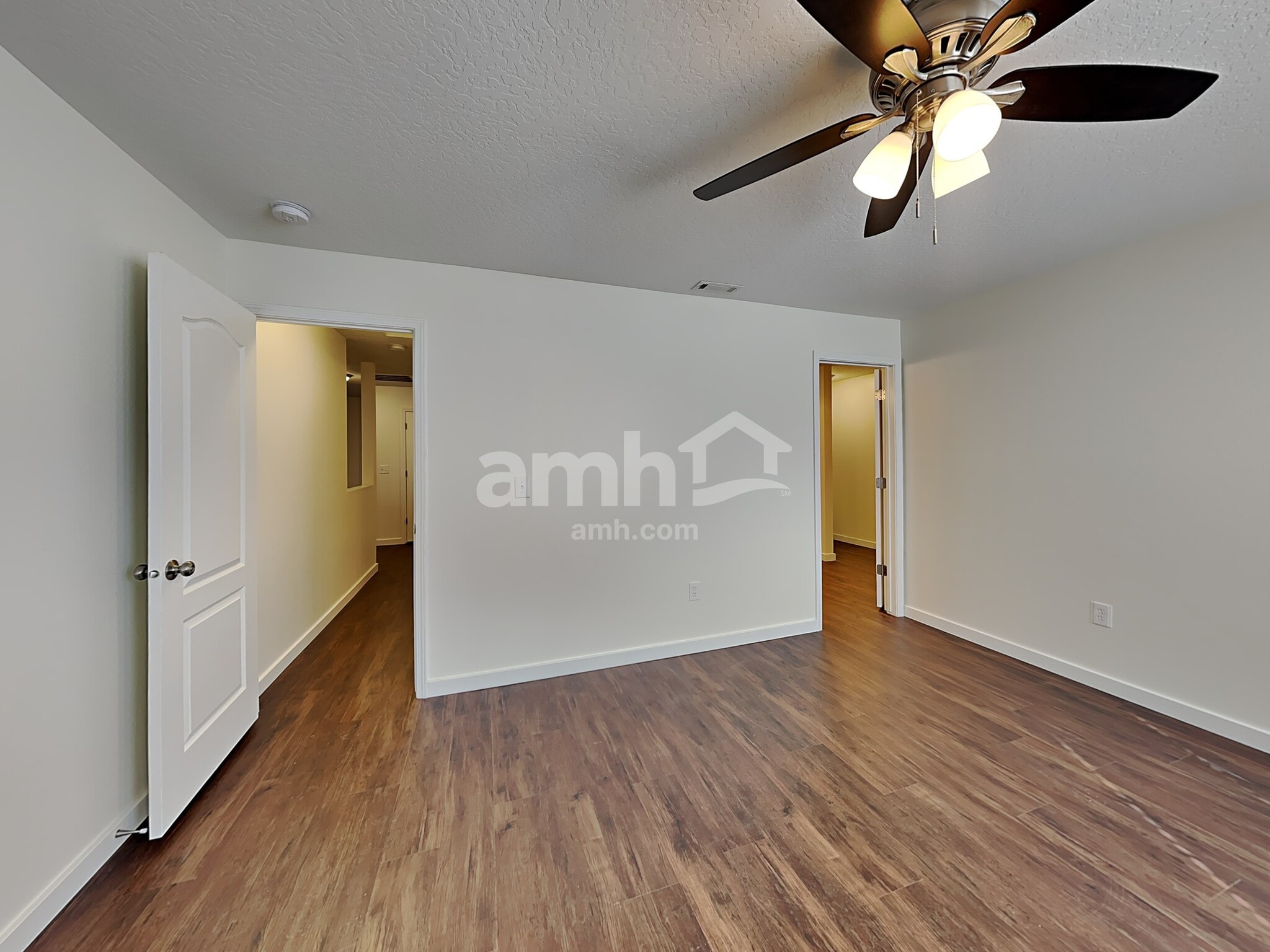 Building Photo - 4581 N Park Crossing Ave