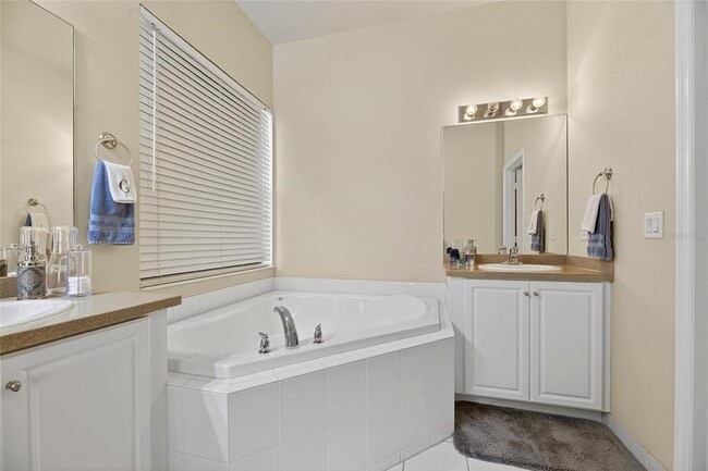 Building Photo - 15802 Cobble Mill Dr