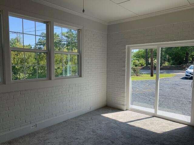 Building Photo - 1420 Central Dr