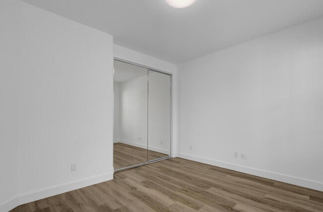 Building Photo - 199 Barbados Dr