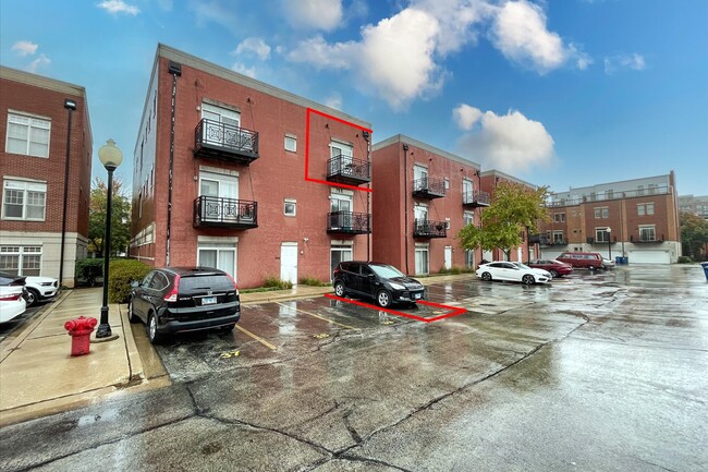 Parking in back of unit - 1414 S Halsted St