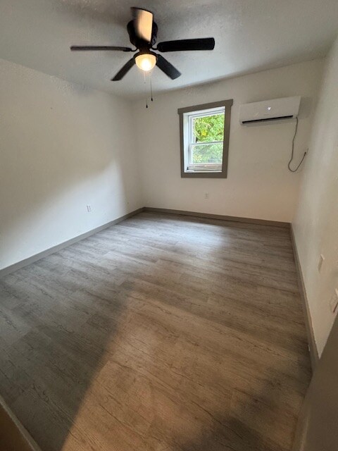 Building Photo - 534 Lee St