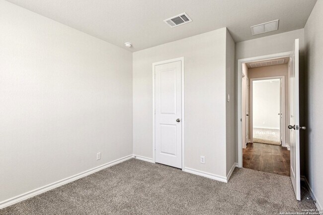 Building Photo - 21281 Millstream Bnd