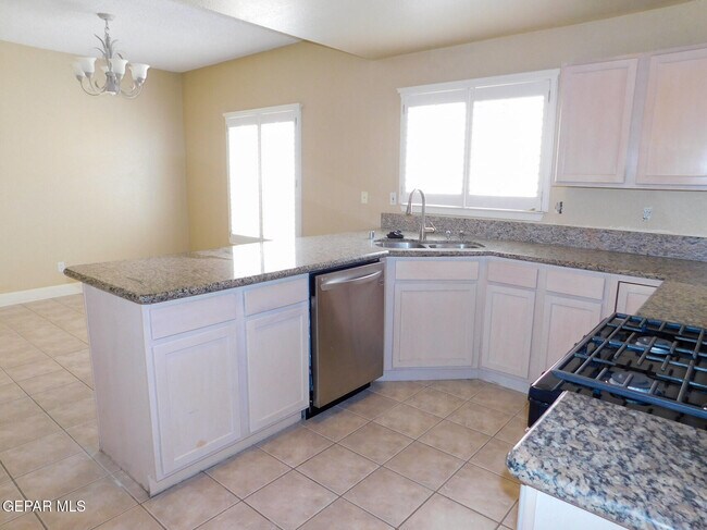 Building Photo - 917 Tecate Pl