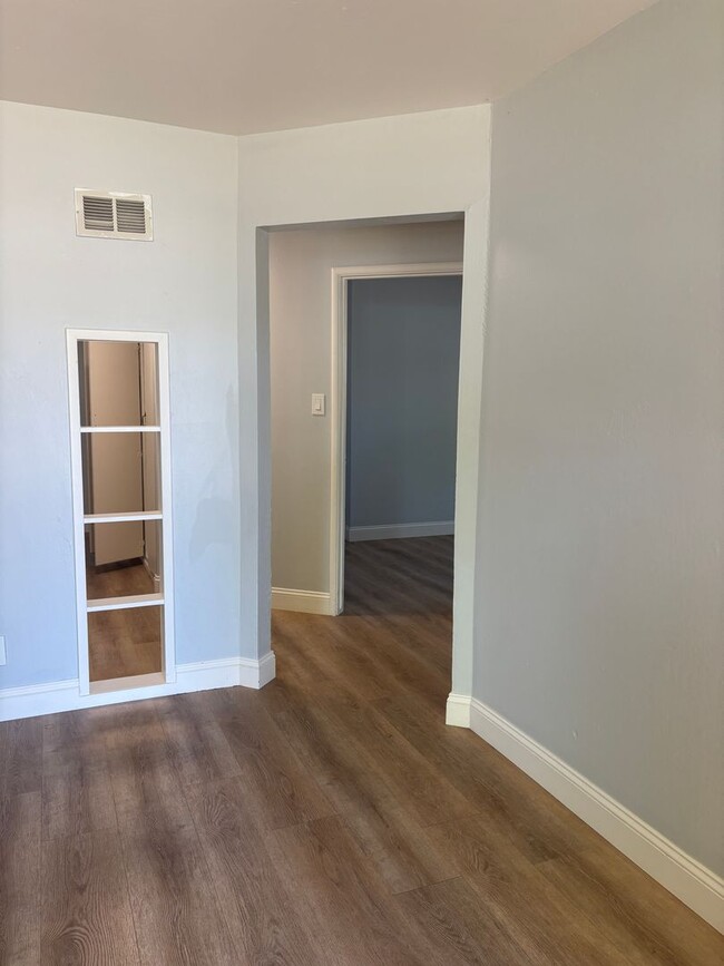 Building Photo - PET FRIENDLY 3 BED/1 BATH in Palo Alto Available Now