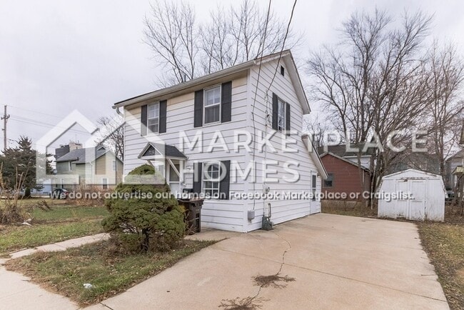 Building Photo - 315 W Carpenter St