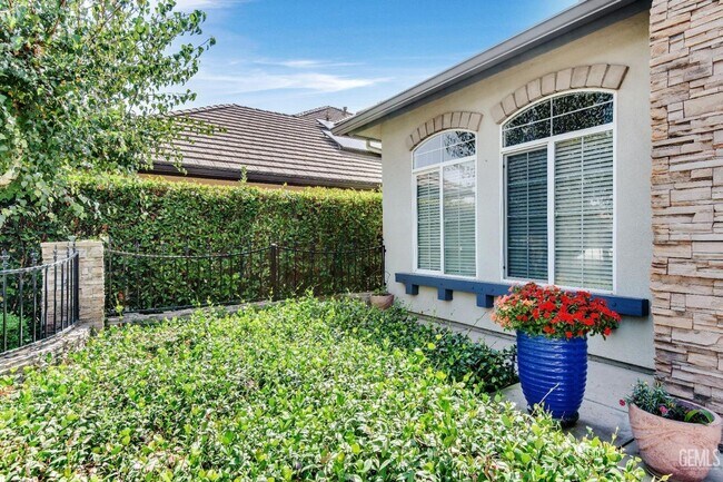 Building Photo - Brighton Estates Luxury 4-Bedroom Home with Pool, Office, Outdoor Kitchen & Paid Solar – Saves Ov...