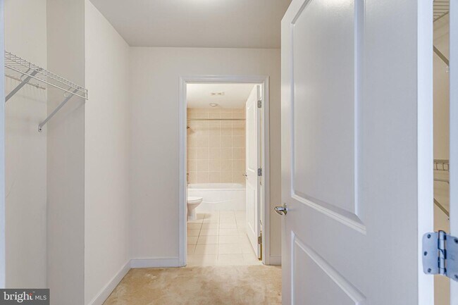 Building Photo - 155 Potomac Passage