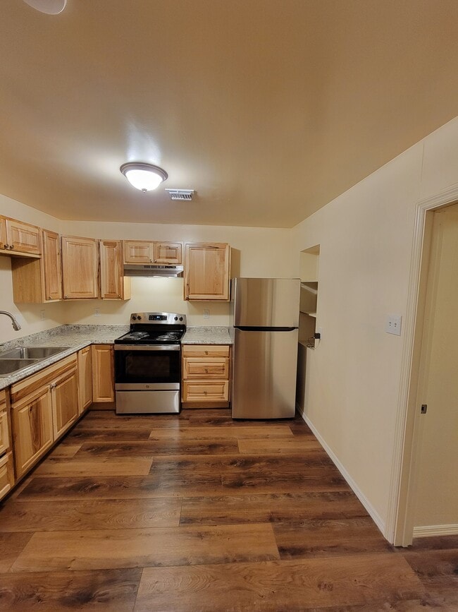 Building Photo - 2024 N 2nd St