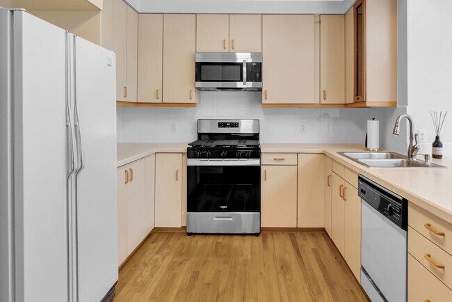 Building Photo - 1036 S Race St