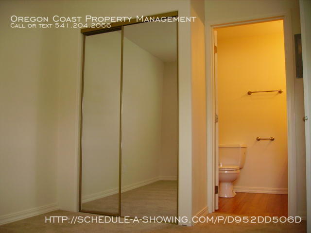 Building Photo - 3415 N Highway 101 Apt 3-Unit 3