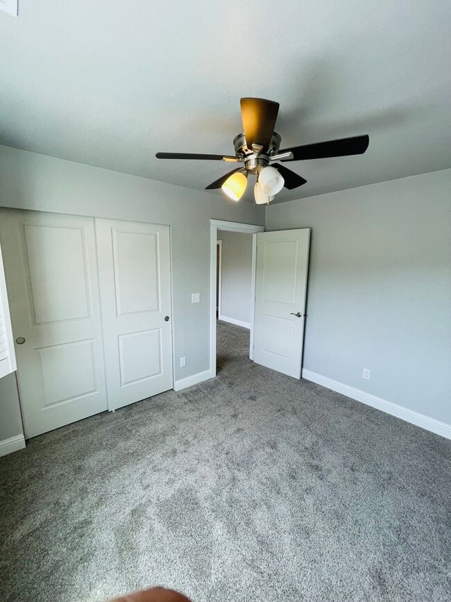 Building Photo - Entertainers delight, 3bdrm 2.5 bath home ...