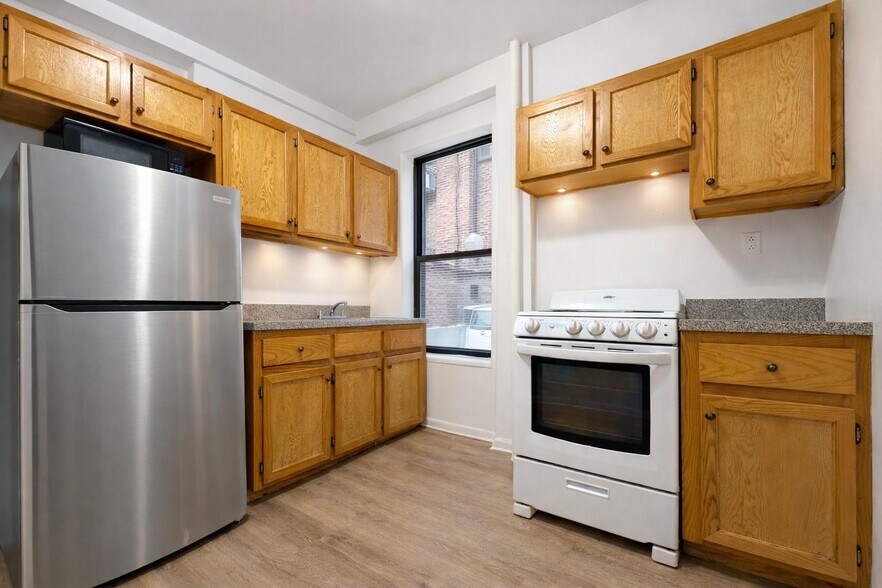 Building Photo - 1270 First Avenue