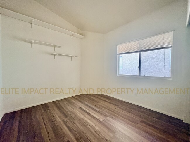 Building Photo - 9073 E Muleshoe St