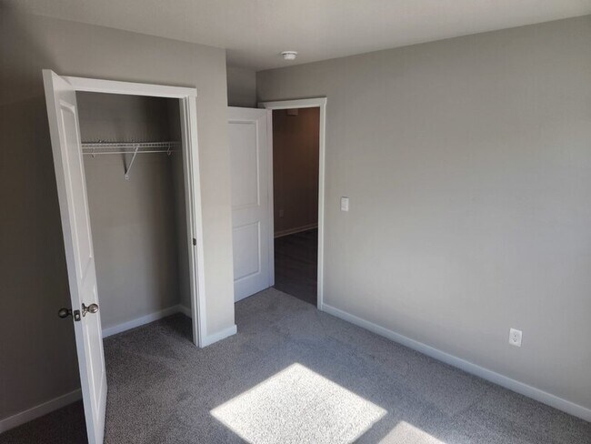 Building Photo - 2508 Chan Dr