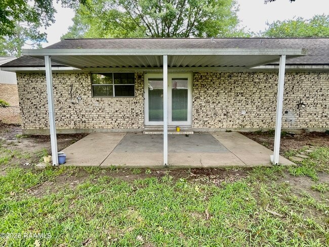 Building Photo - 203 Crystal Ln