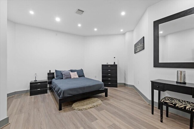 Building Photo - 30400 Highland Blvd